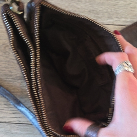 Vilencia Holland Leather Studded Brown Crossbody Bag - Picture 5 of 8